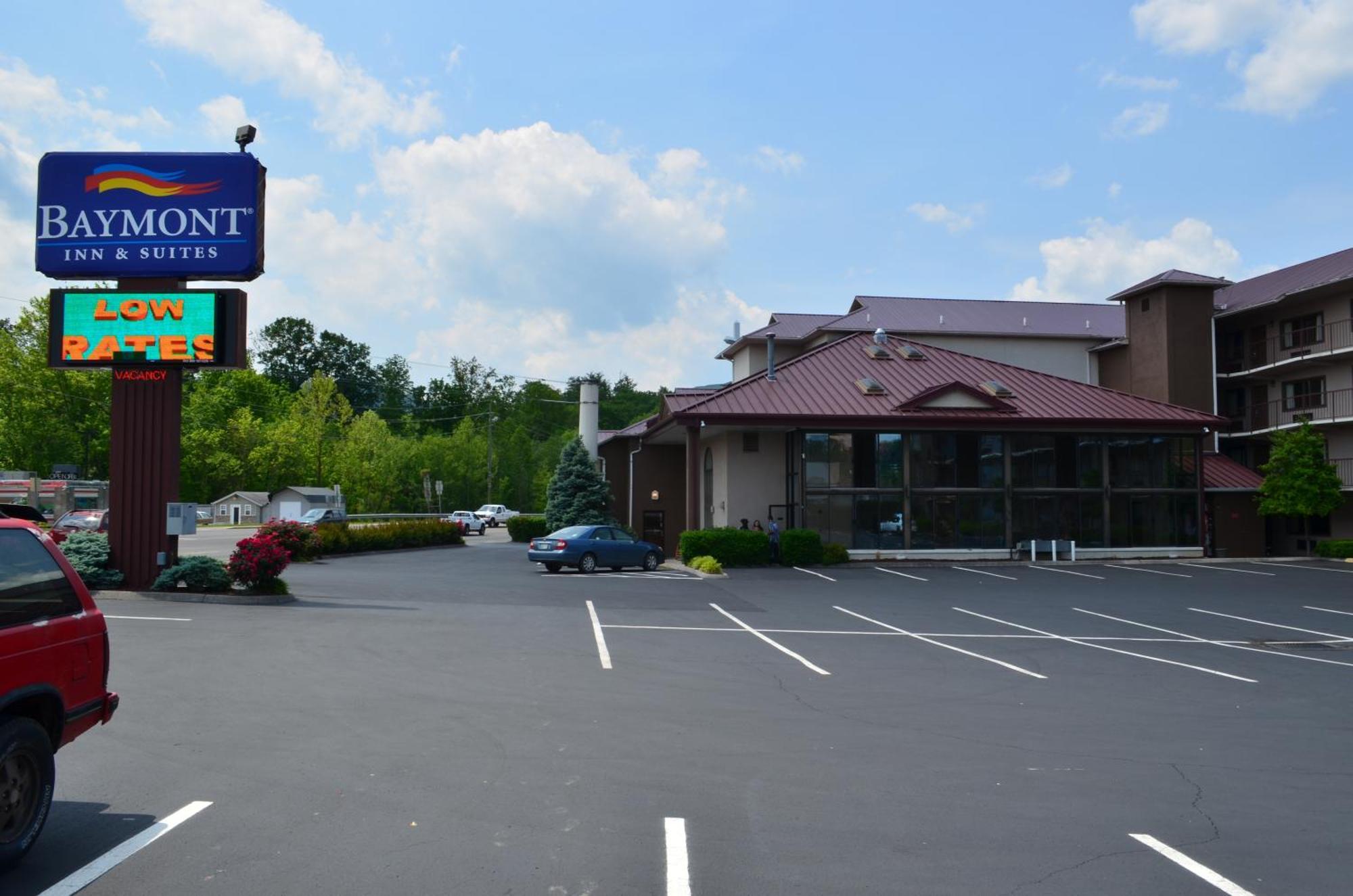 Baymont By Wyndham Pigeon Forge Near Island Drive Hotell Exteriör bild